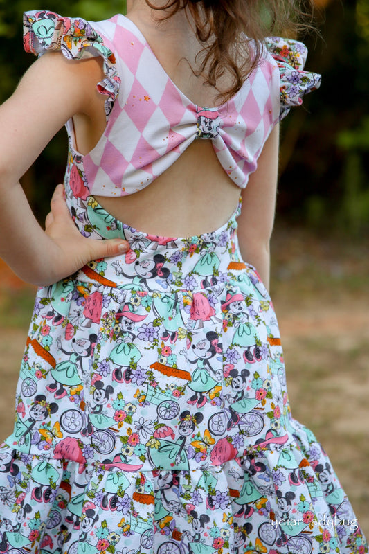 R120 - Flower and Garden - Harlequin - Pink