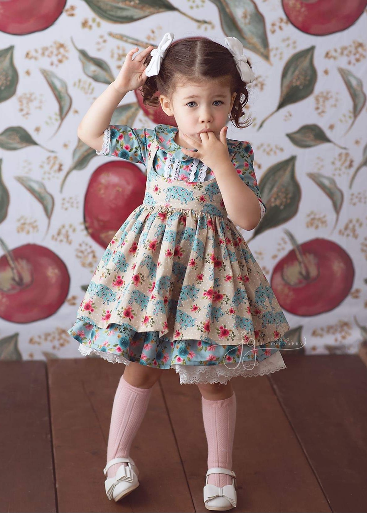 R112 Country Roads - Piggies Tan